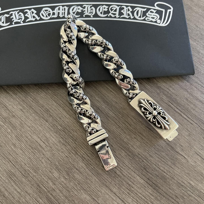 Ch**me He**ts bracelets